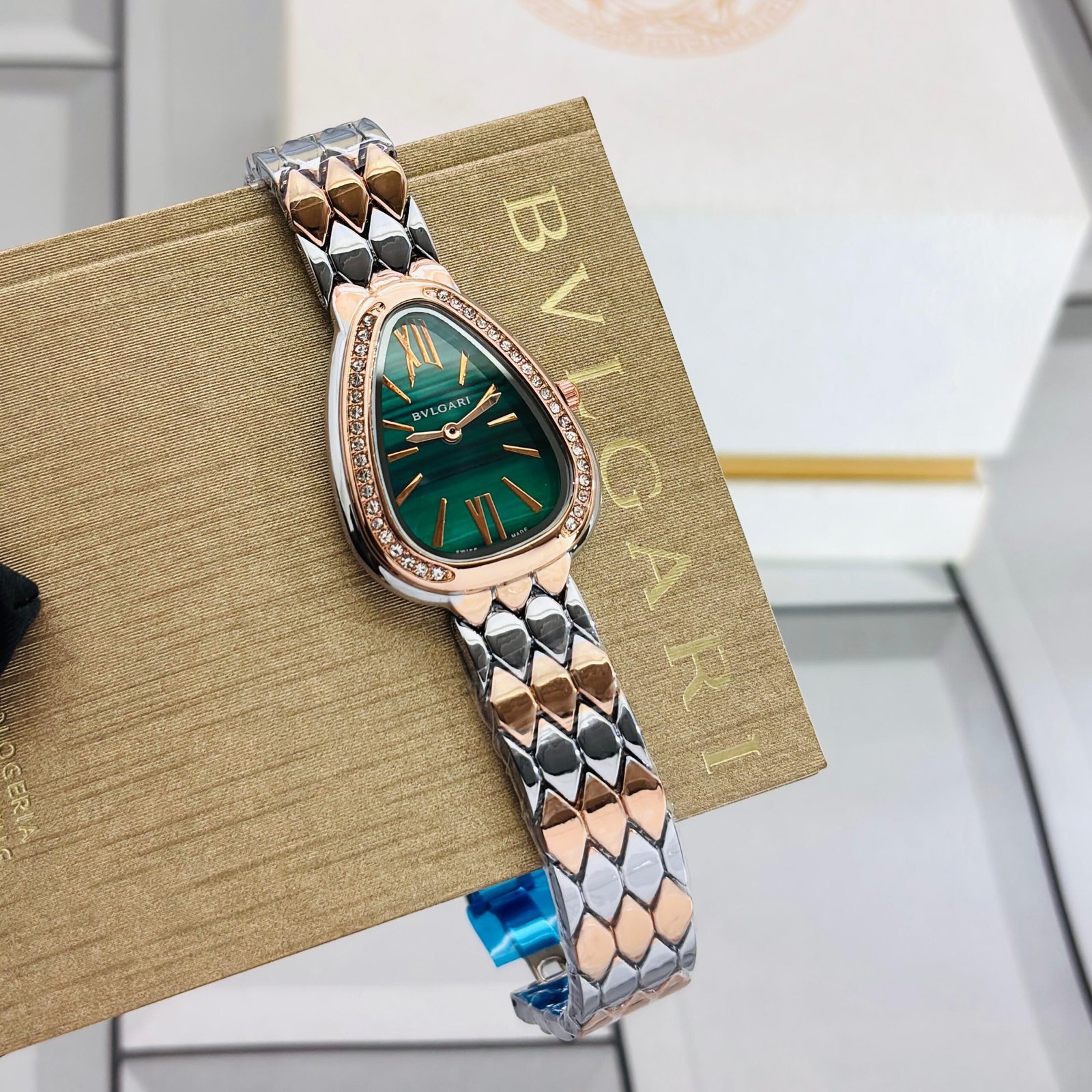 Luxury Bvlgari Serpenti Seduttori Green Dial Watch for Women Under 3000
